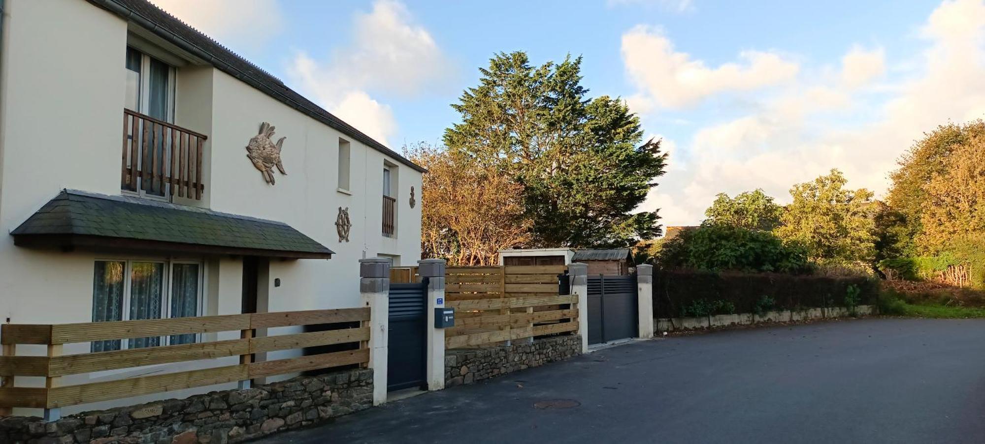 Maison A Cote De La Mer Flamanville Exterior foto